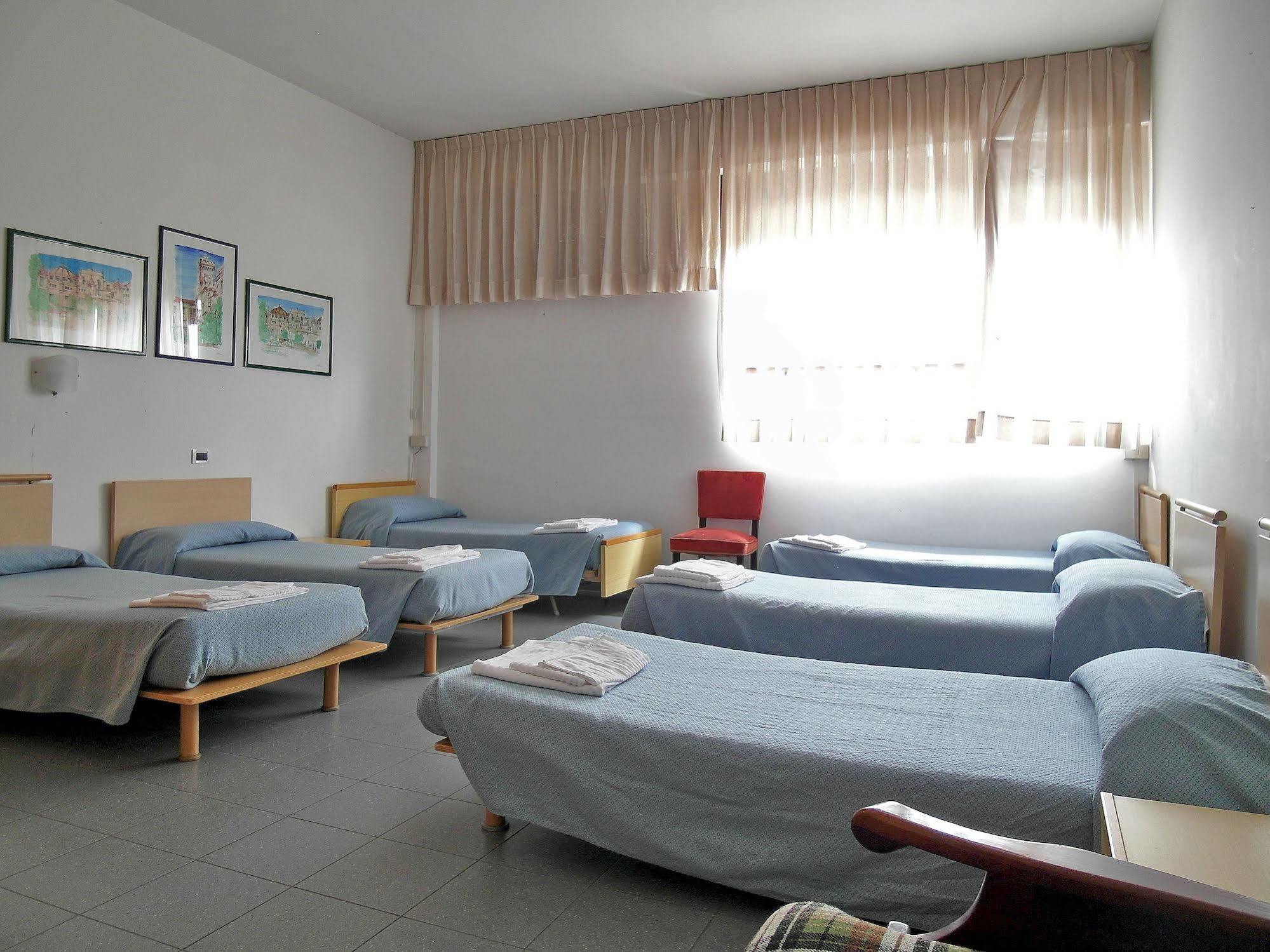 Hotel Casa Per Ferie Opera Don Calabria à Rome Extérieur photo