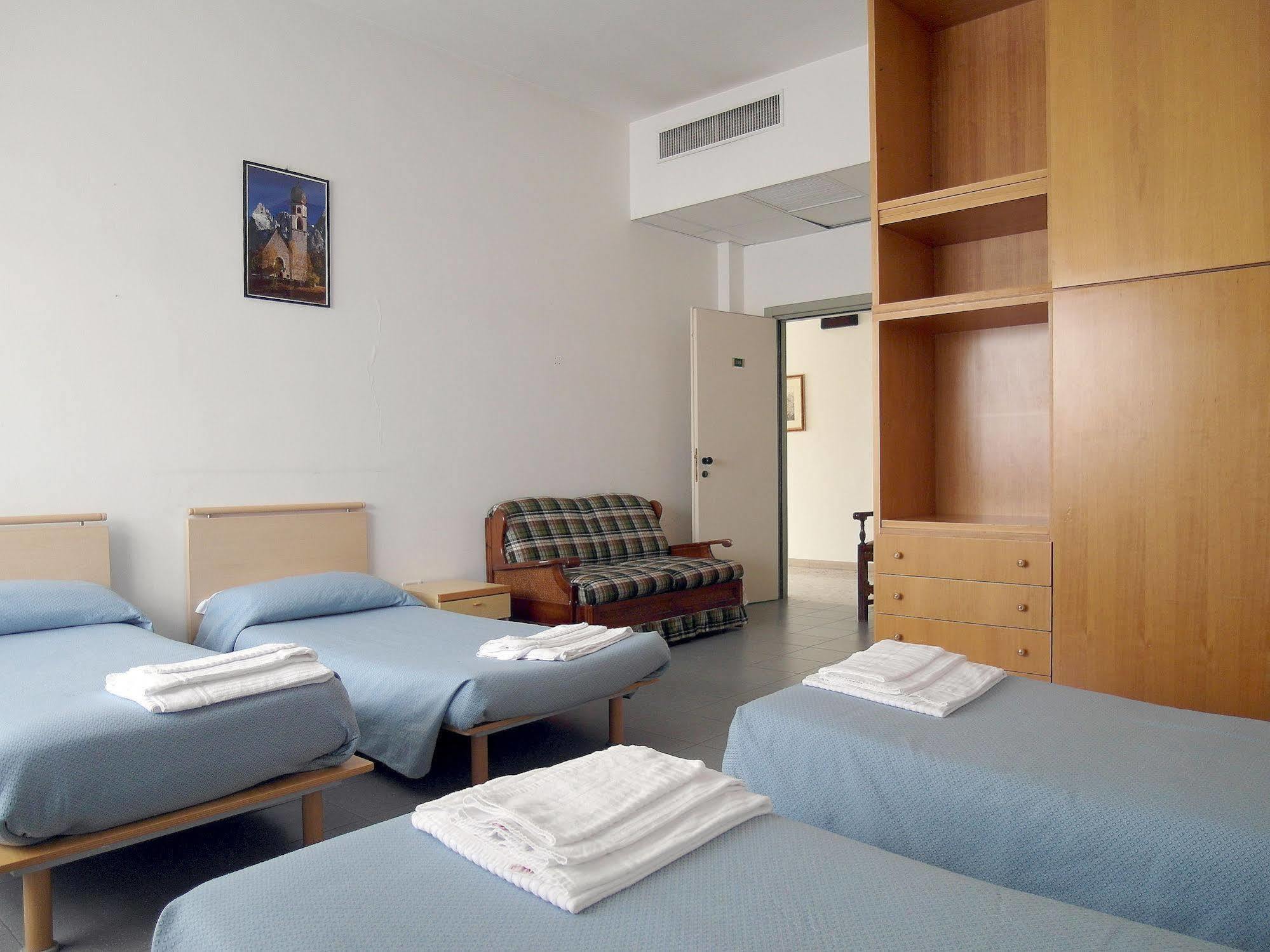 Hotel Casa Per Ferie Opera Don Calabria à Rome Extérieur photo