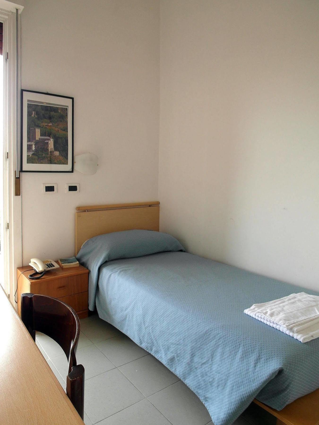 Hotel Casa Per Ferie Opera Don Calabria à Rome Extérieur photo