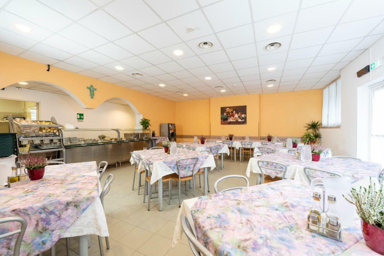 Hotel Casa Per Ferie Opera Don Calabria à Rome Extérieur photo